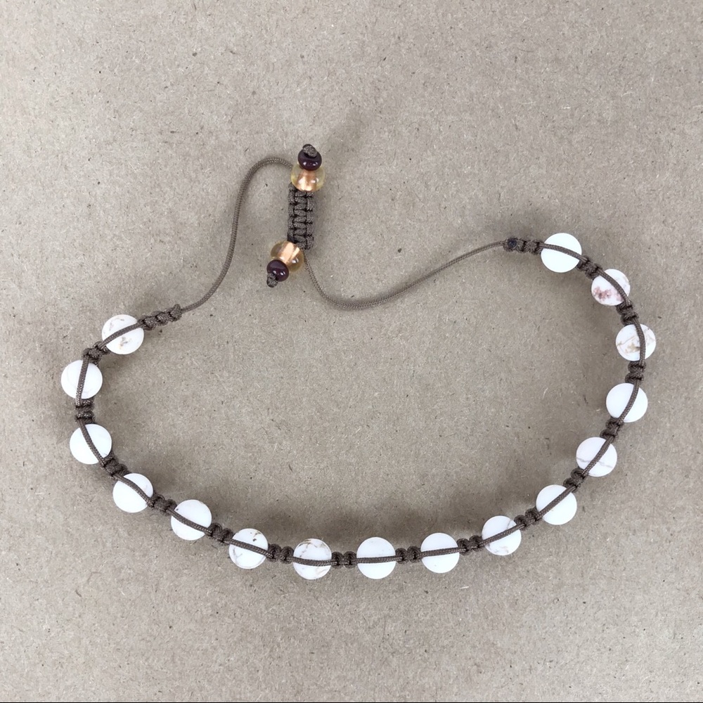 Handmade} Howlite Adjustable Bracelet - Picture 4 of 4